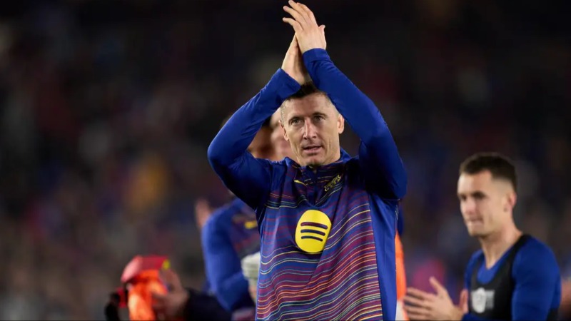 Robert Lewandowski ត្រៀមចាកចេញពី Barcelona នៅរដូវក្តៅ ខណៈក្លិបកំណត់គោលដៅ Julian Alvarez ជាអ្នកជំនួសរូបលោក