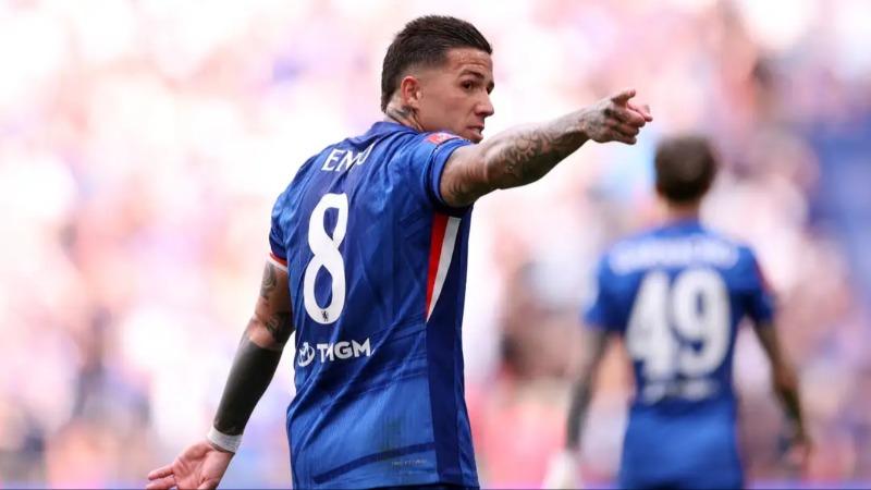 Enzo Fernandez ត្រូវបានឃើញនៅ Madrid បន្ទាប់ពី Chelsea ផ្តន្ទាទោសក្រោយបញ្ចេញសញ្ញាចង់ផ្ទេរទៅ Real Madrid