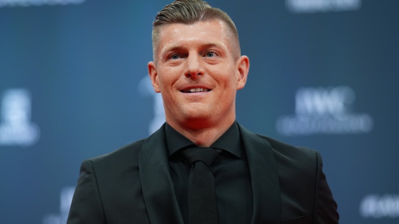 Toni Kroos សរសើរ Michael Olise ថា “គាត់ធ្វើអ្វីក៏បានតាមចិត្ត ពេលលេងប្រឈមមុខនិង Mendes” ក្នុងជំនួប Bayern vs PSG