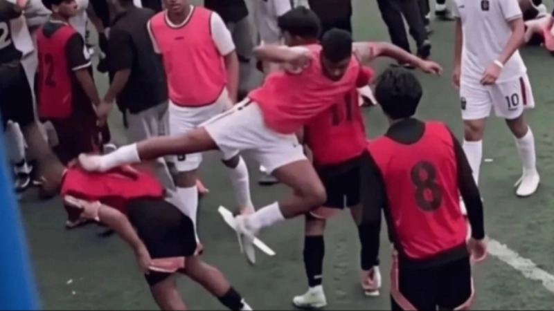 កីឡាករបាល់ទាត់ U20 ឥណ្ឌូណេស៊ីចំនួន ៨នាក់ រងពិន័យ ៣ឆ្នាំ ក្រោយហក់ធាក់លើគូប្រកួត
